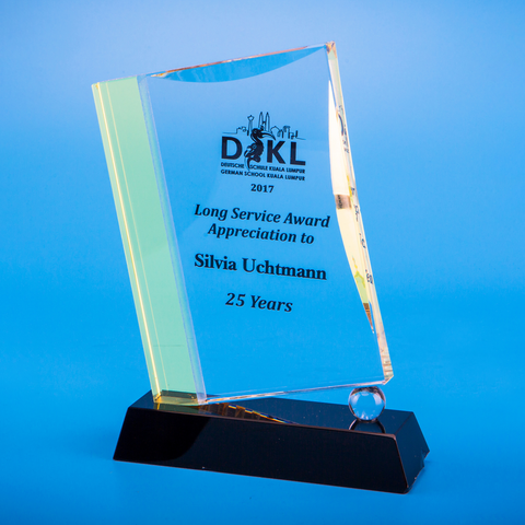 Crystal Plaque | D5025 - D One Crystal Award Trophy Malaysia
